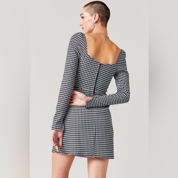 SOLD - Houndstooth Mini Long Sleeve Dress Size M - Picture 8 of 8